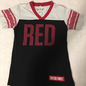 Taylor Swift RED Tour Tee 💄